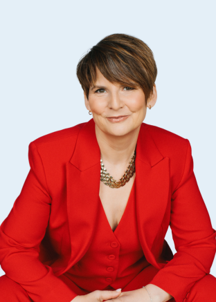 Headshot-Davey, Liane